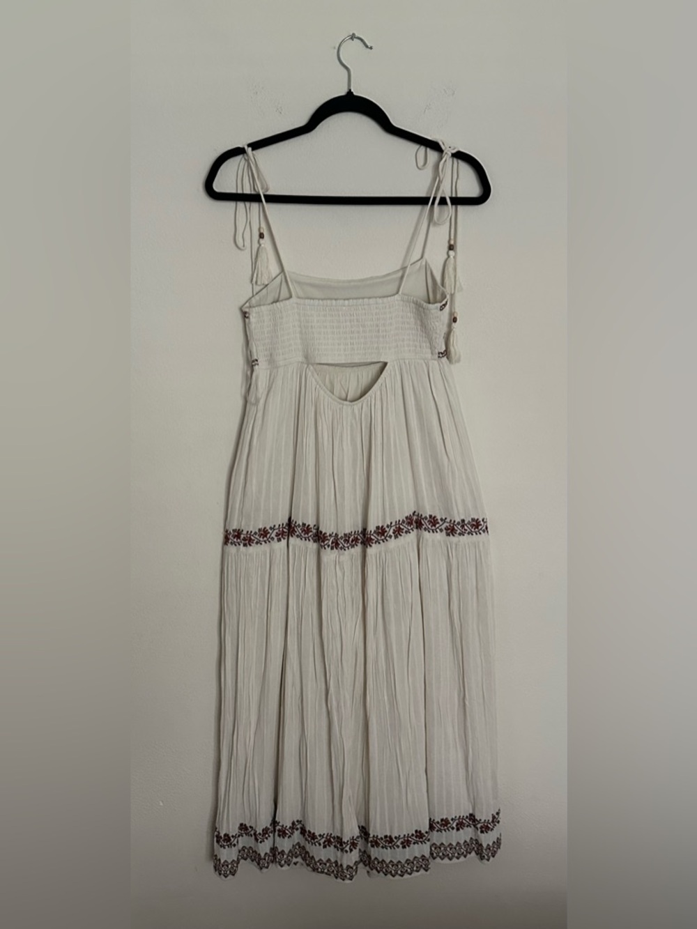 American Eagle Outfitters Cream Maxi Dress with Mauve Floral Trim - Picture 5 of 16